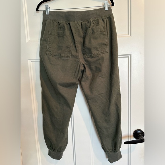 GAP Joggers - Picture 2 of 3